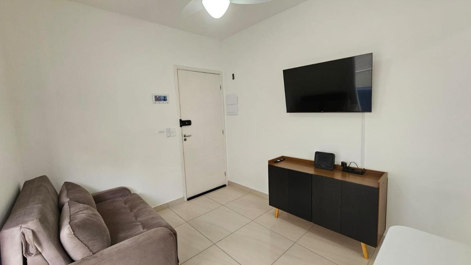 Apartamento 044 Aviacao Beira Mar - 1 - 10 Metros Da - Wi Fi 300mbps - Estacionamento Gratuito Praia Grande (Santos)